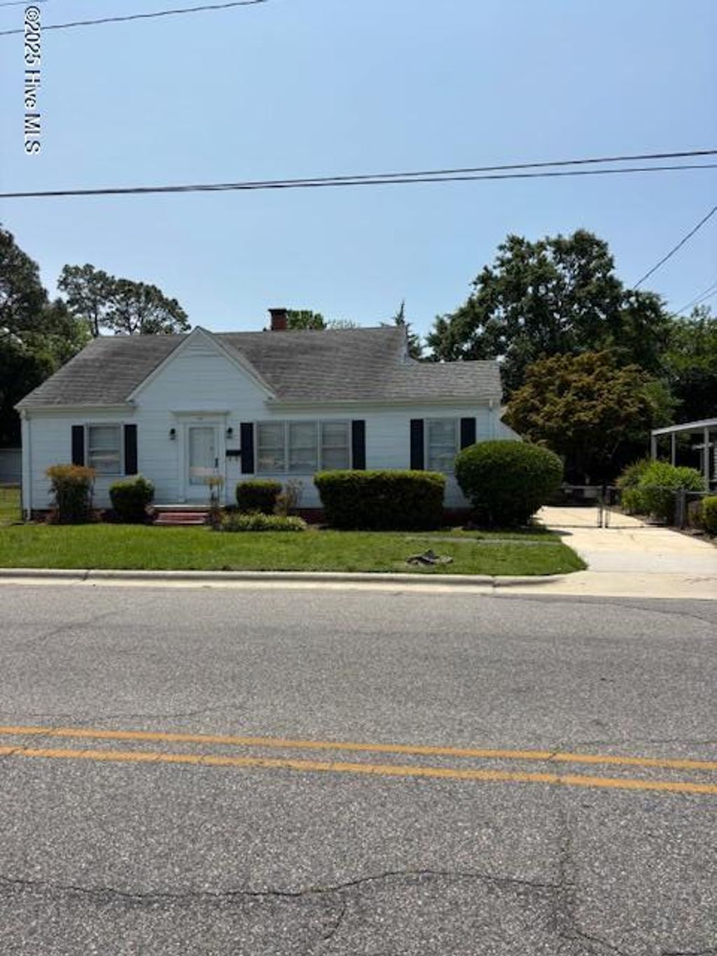 Photo of 908 E 7th Street, Lumberton, NC 28358 (MLS # 100511470)