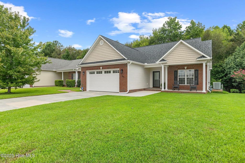 Photo of 200 Winterlochen Drive, Jacksonville, NC 28540 (MLS # 100527034)