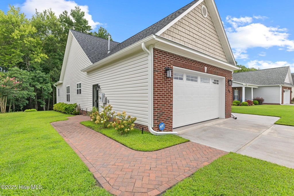 Photo of 200 Winterlochen Drive, Jacksonville, NC 28540 (MLS # 100527034)