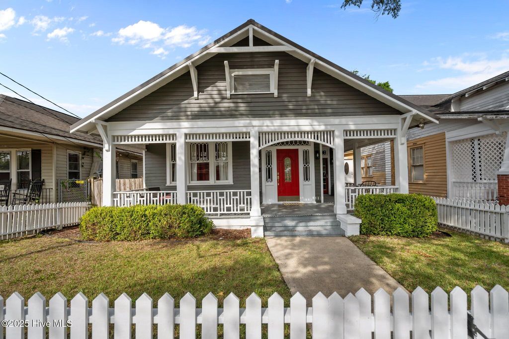 Photo of 210 S 17th Street, Wilmington, NC 28401 (MLS # 100503595)