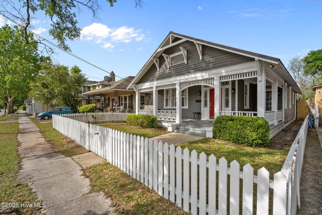 Photo of 210 S 17th Street, Wilmington, NC 28401 (MLS # 100503595)
