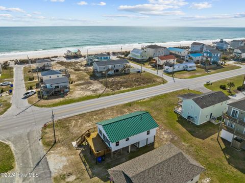 A home in North Topsail Beach