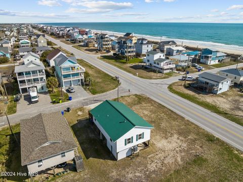 A home in North Topsail Beach