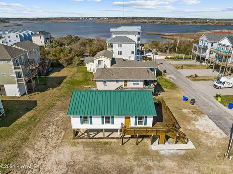 A home in North Topsail Beach