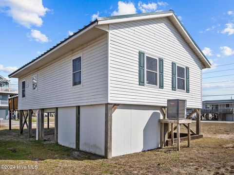 A home in North Topsail Beach