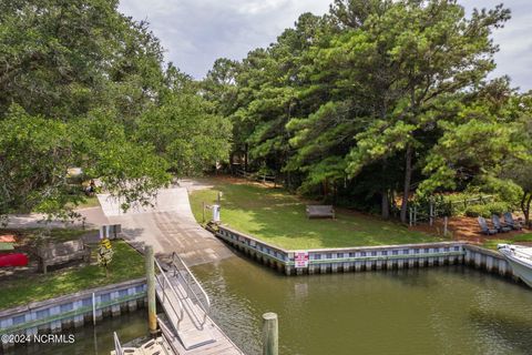 A home in Pine Knoll Shores