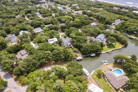 A home in Pine Knoll Shores