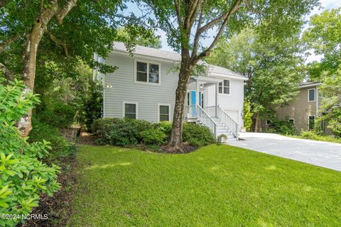 A home in Pine Knoll Shores