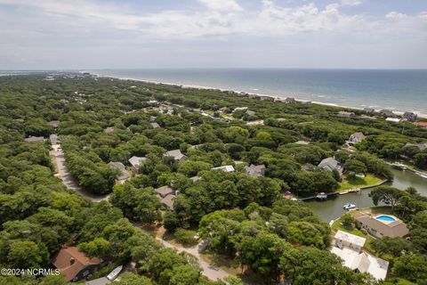 A home in Pine Knoll Shores