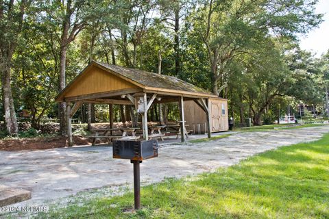 A home in Pine Knoll Shores