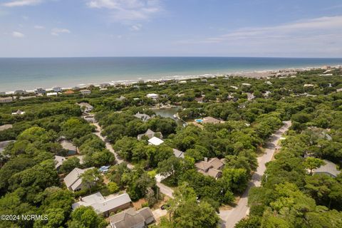 A home in Pine Knoll Shores