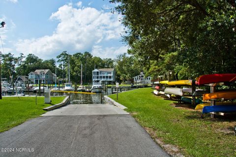 A home in Pine Knoll Shores