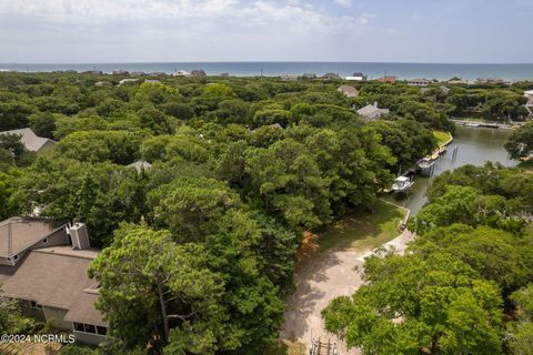 A home in Pine Knoll Shores