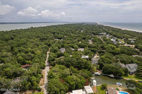 A home in Pine Knoll Shores