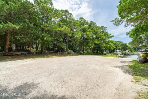 A home in Pine Knoll Shores