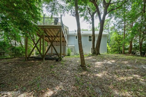 A home in Pine Knoll Shores