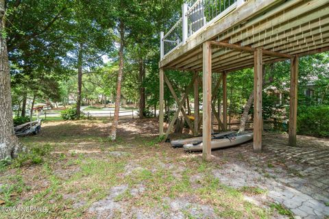 A home in Pine Knoll Shores