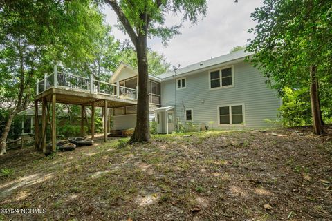 A home in Pine Knoll Shores