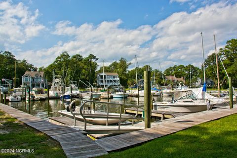 A home in Pine Knoll Shores