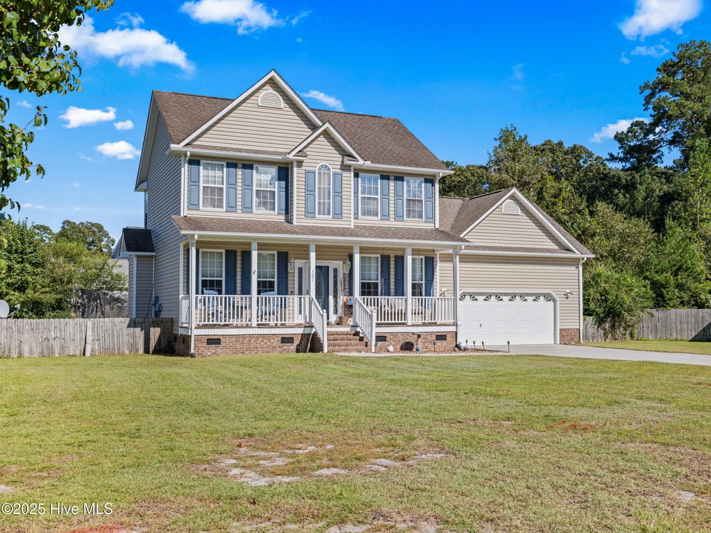 Photo of 107 Daniel Court, Richlands, NC 28574 (MLS # 100529159)