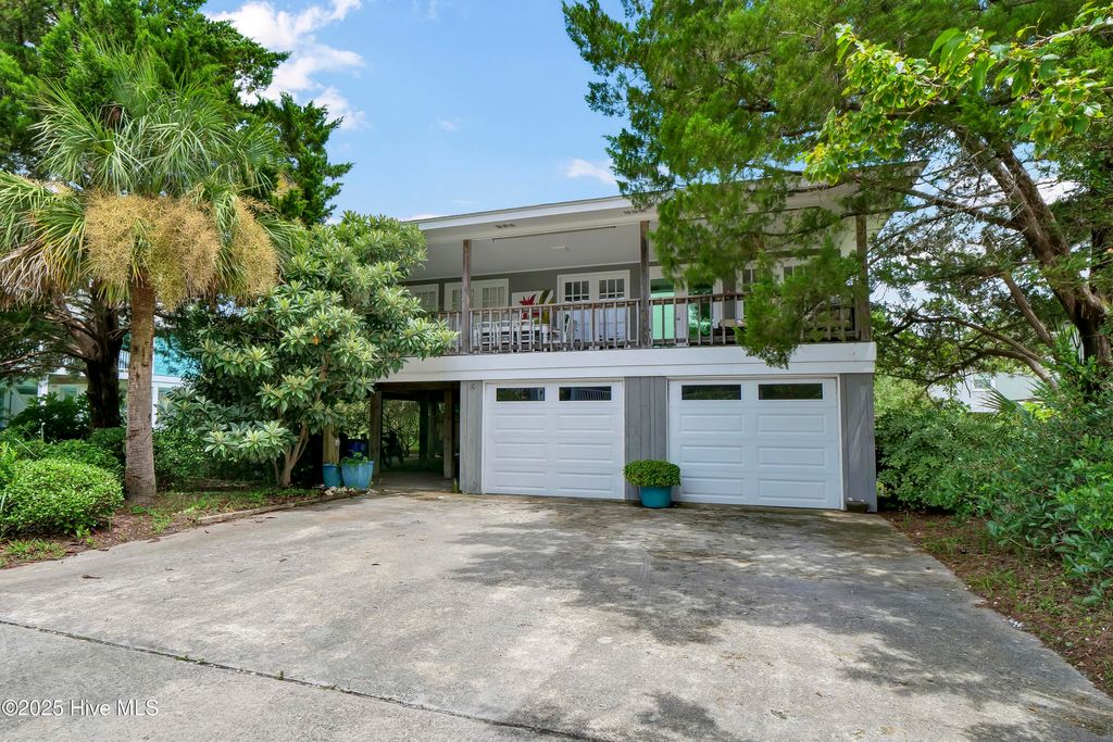 Photo of 14 Palmetto Drive, Wrightsville Beach, NC 28480 (MLS # 100524667)