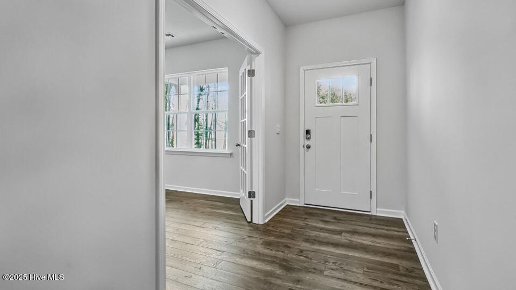 Photo of 224 Lake Tyler Drive, New Bern, NC 28560 (MLS # 100536560)