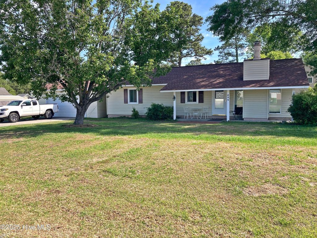 Photo of 806 Fox Street SW, Shallotte, NC 28470 (MLS # 100538881)