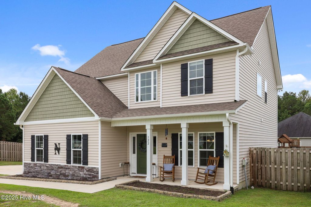Photo of 122 Gillcrest Lane, Hubert, NC 28539 (MLS # 100527980)