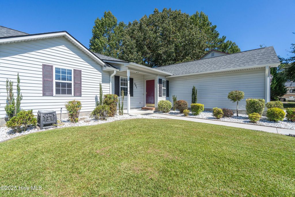 Photo of 201 Brentcreek Circle, Jacksonville, NC 28546 (MLS # 100532075)