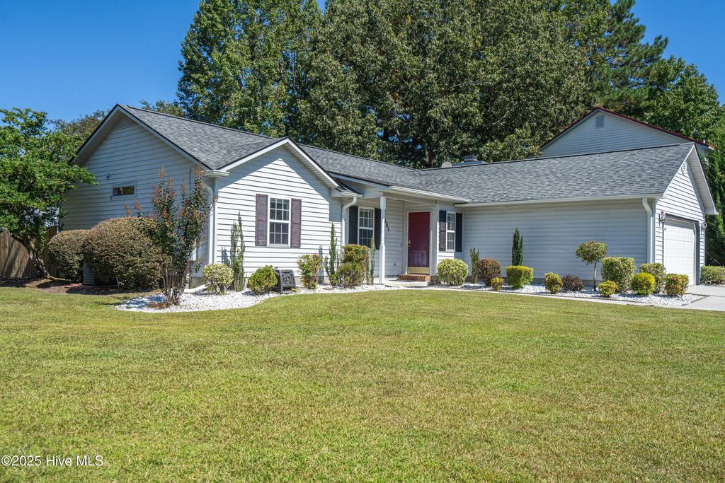 Photo of 201 Brentcreek Circle, Jacksonville, NC 28546 (MLS # 100532075)