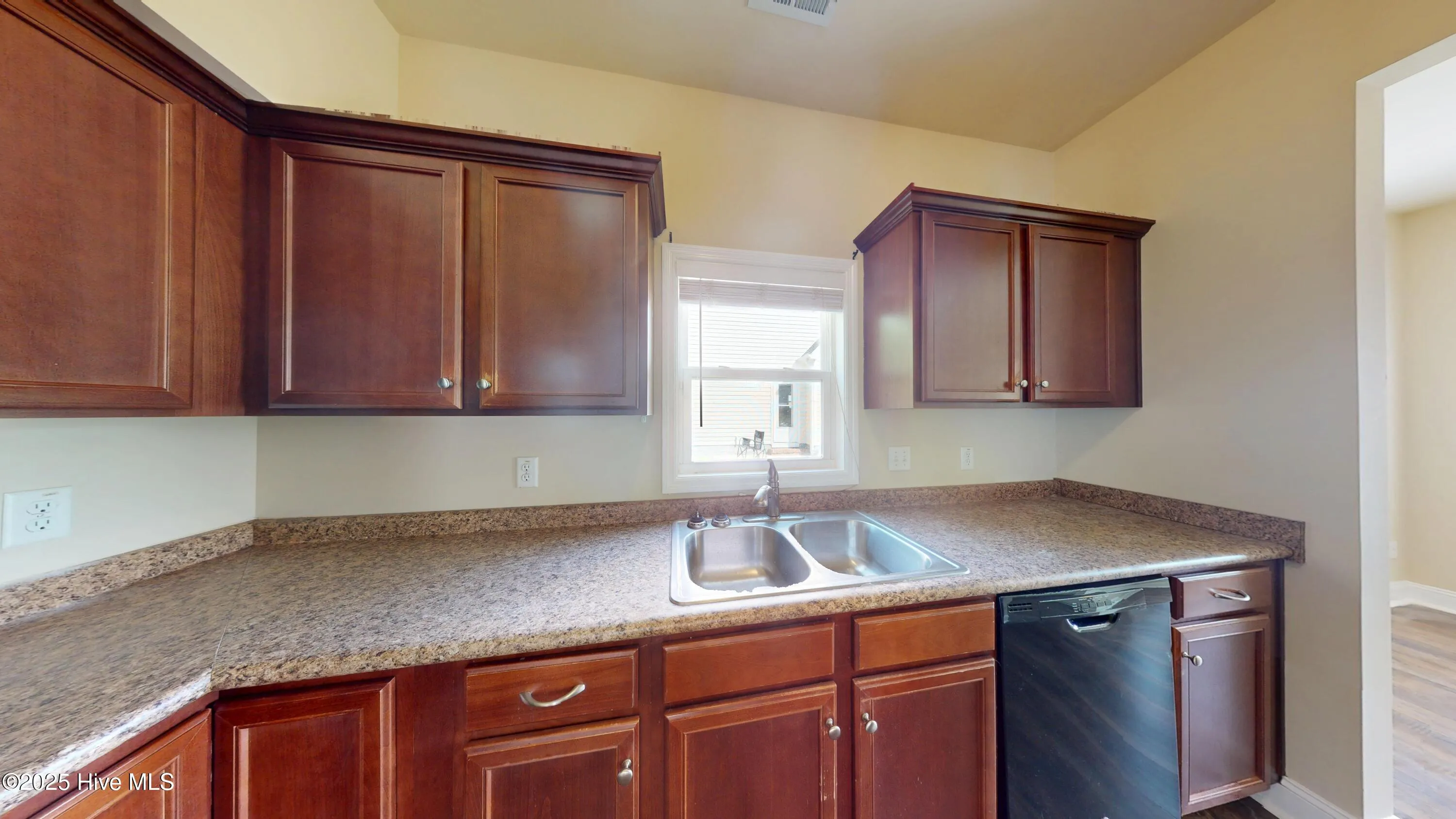 New Bern, North Carolina 28560, United States, 5 Bedrooms Bedrooms, ,4 BathroomsBathrooms,Residential,Active,12337