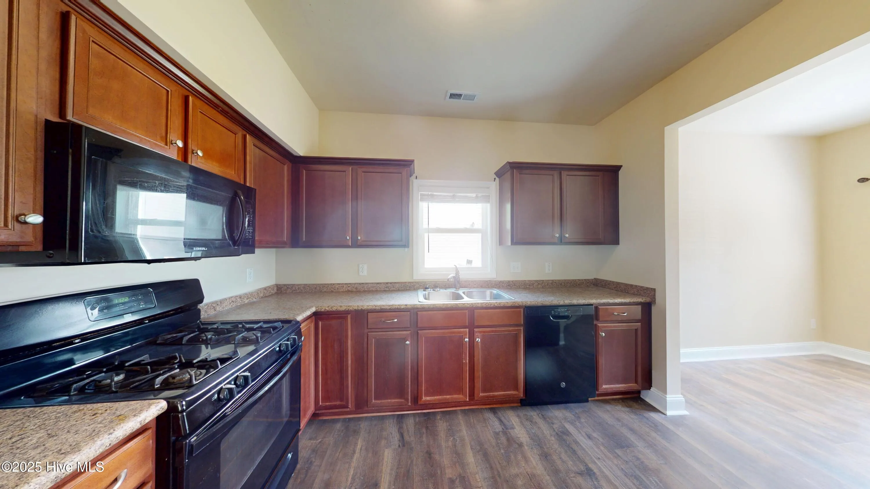 New Bern, North Carolina 28560, United States, 5 Bedrooms Bedrooms, ,4 BathroomsBathrooms,Residential,Active,12337