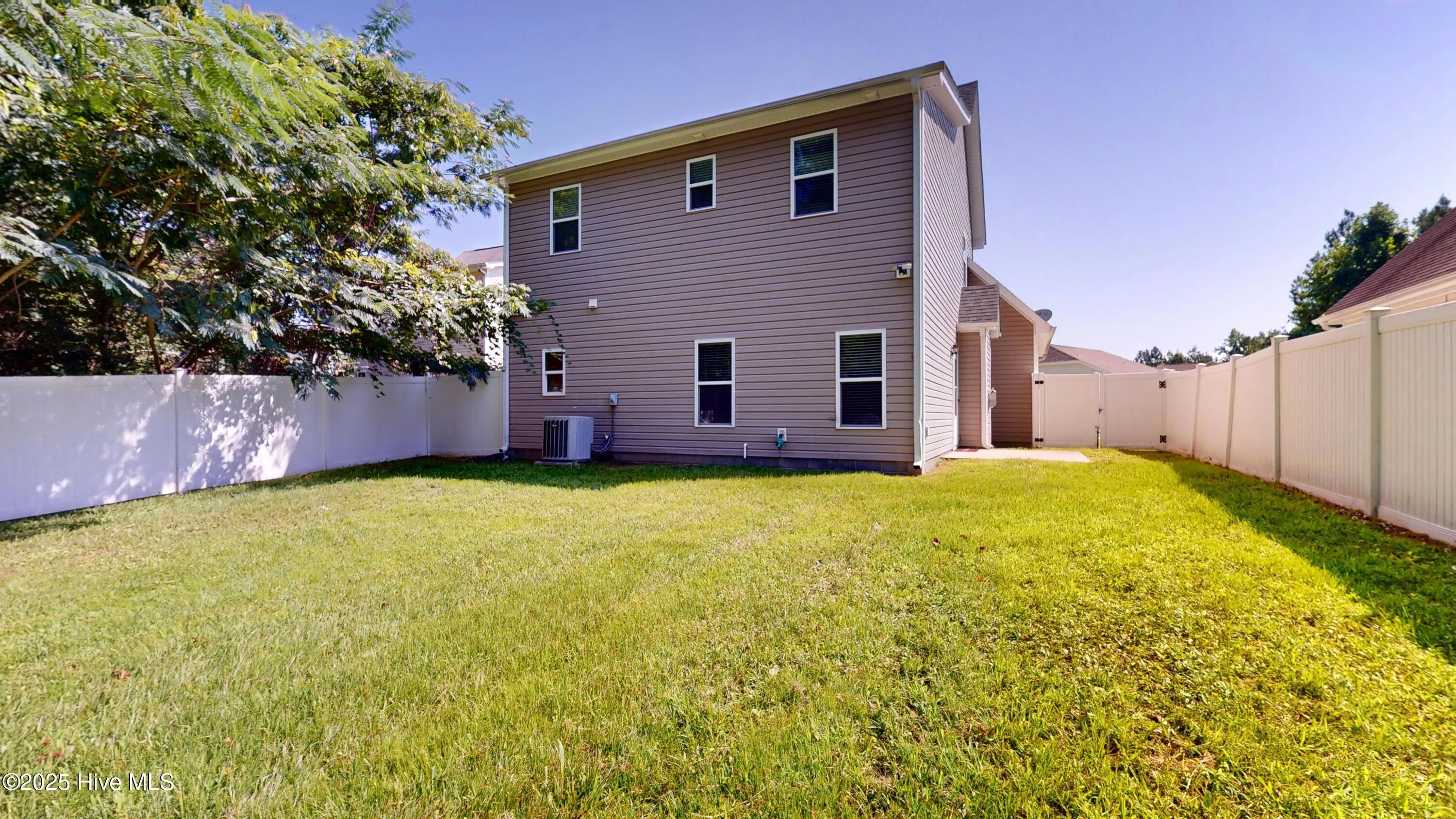 New Bern, North Carolina 28560, United States, 5 Bedrooms Bedrooms, ,4 BathroomsBathrooms,Residential,Active,12337