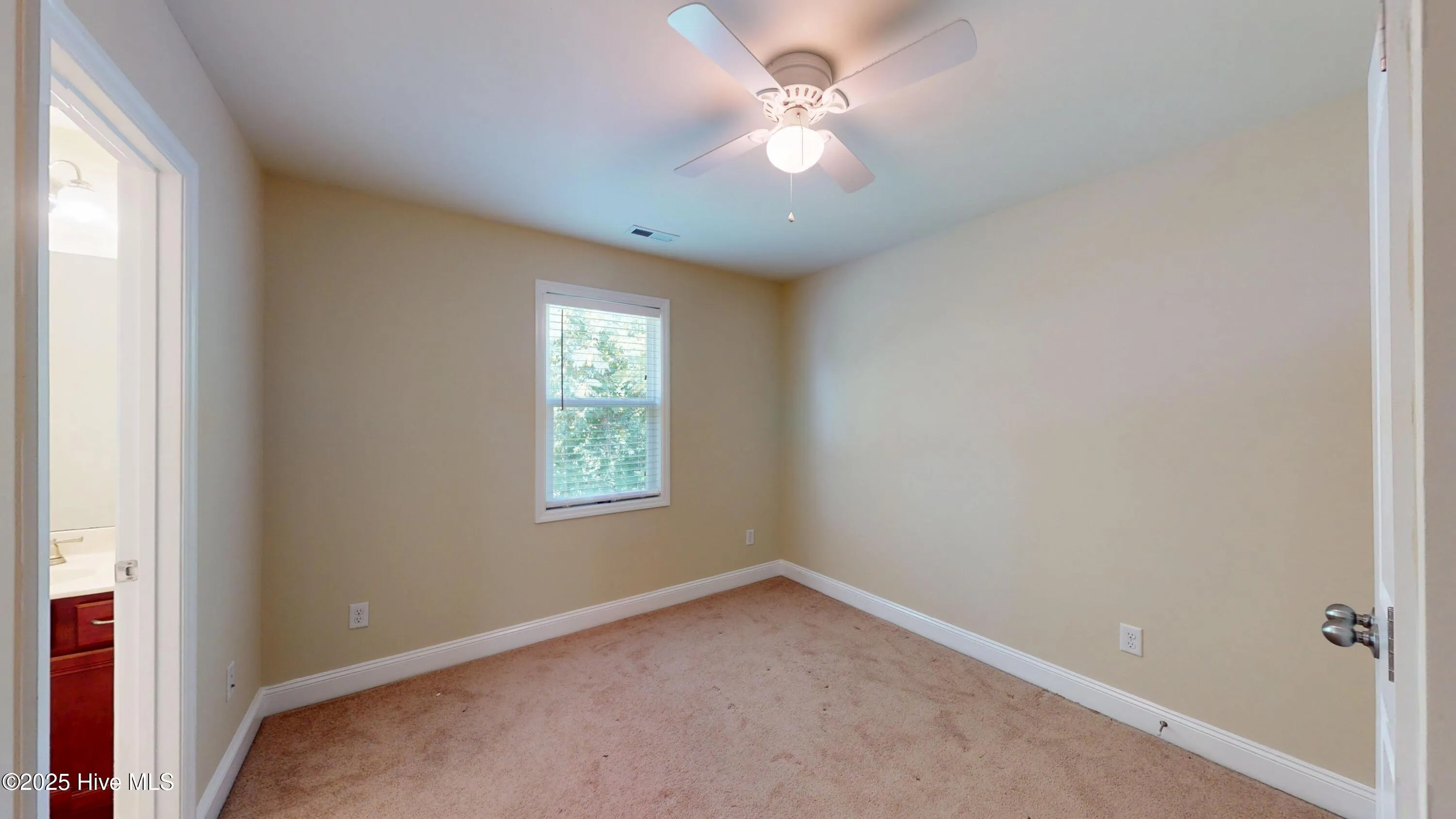 New Bern, North Carolina 28560, United States, 5 Bedrooms Bedrooms, ,4 BathroomsBathrooms,Residential,Active,12337