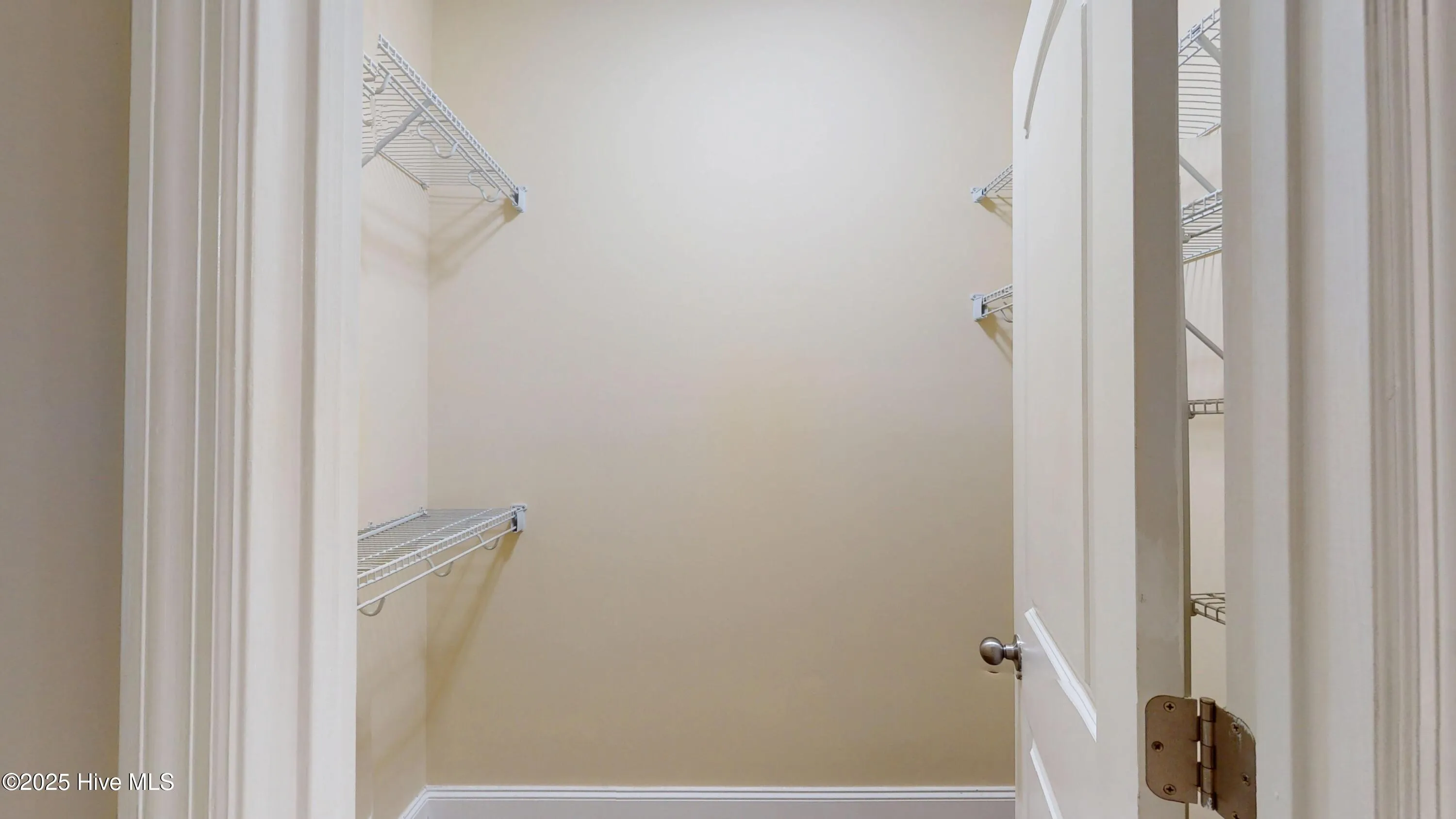 New Bern, North Carolina 28560, United States, 5 Bedrooms Bedrooms, ,4 BathroomsBathrooms,Residential,Active,12337