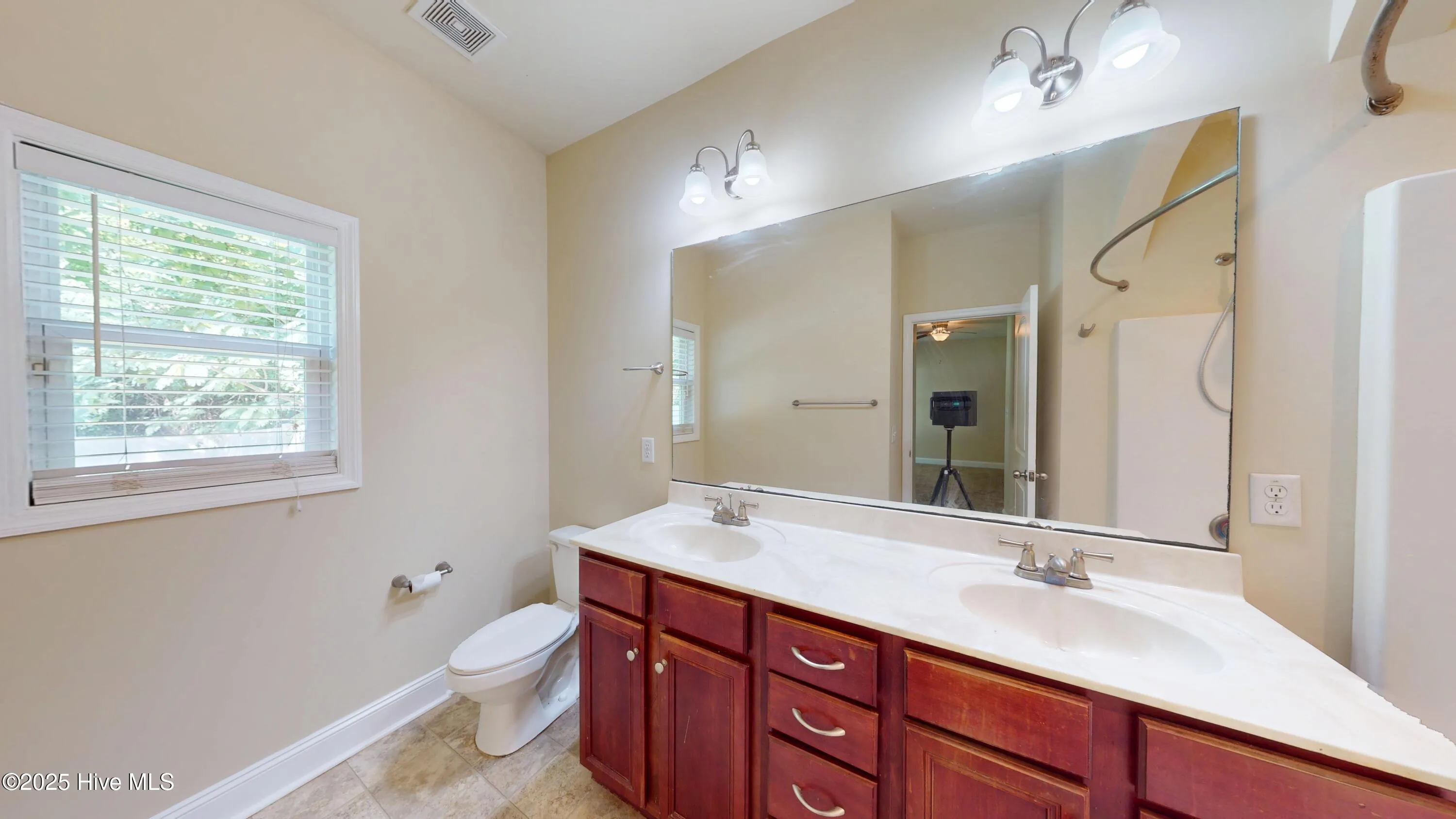 New Bern, North Carolina 28560, United States, 5 Bedrooms Bedrooms, ,4 BathroomsBathrooms,Residential,Active,12337