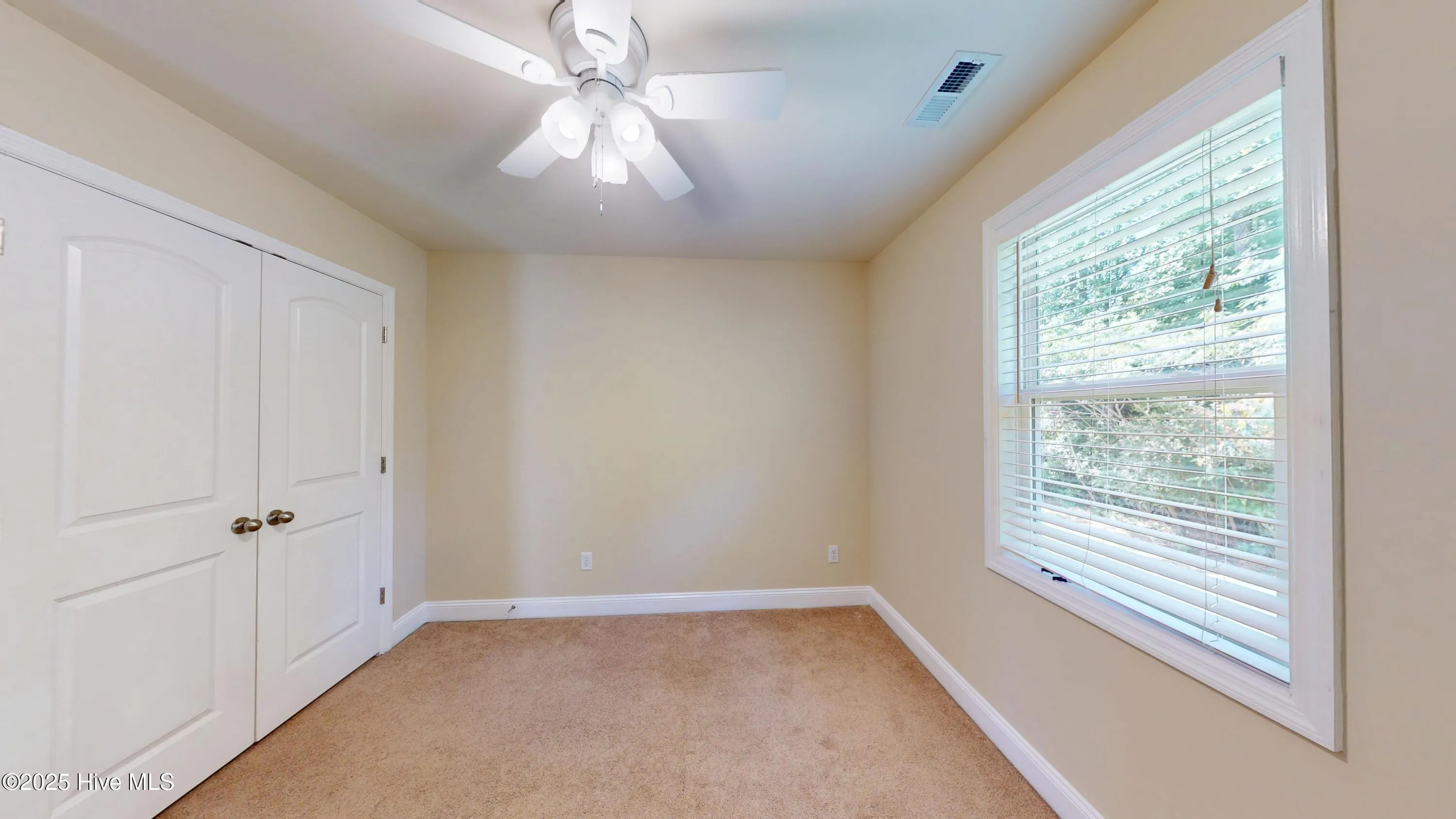 New Bern, North Carolina 28560, United States, 5 Bedrooms Bedrooms, ,4 BathroomsBathrooms,Residential,Active,12337