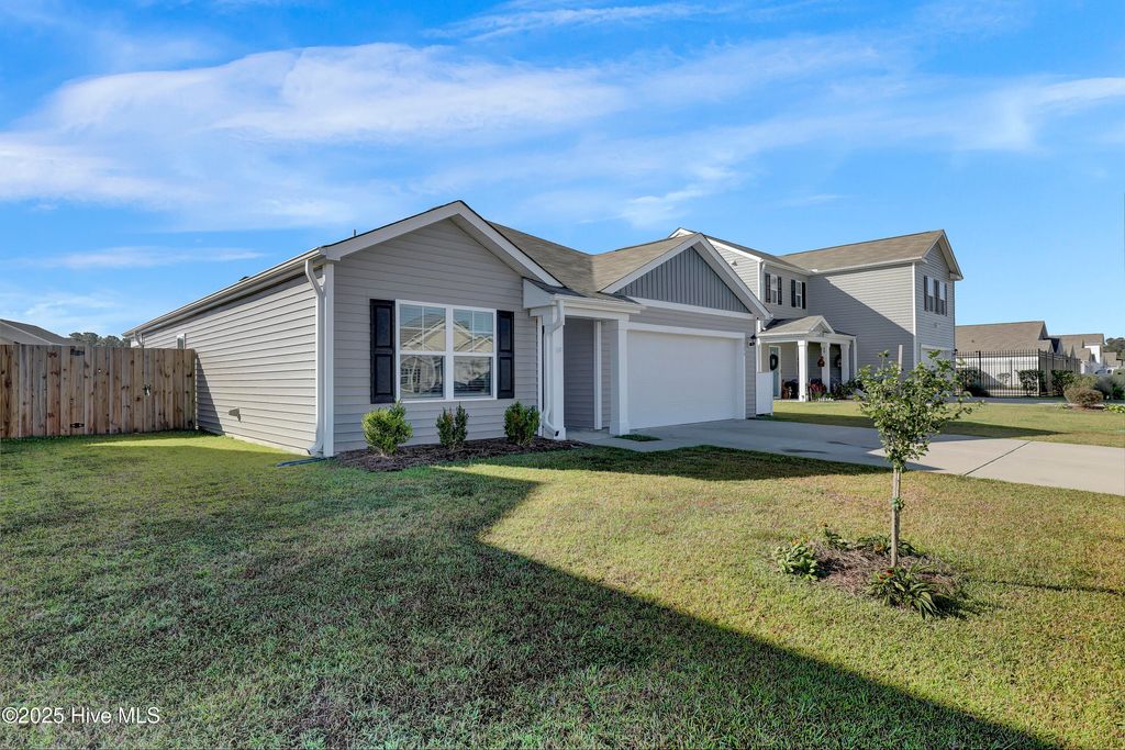 Photo of 2206 Emerald Avenue, Castle Hayne, NC 28429 (MLS # 100536874)