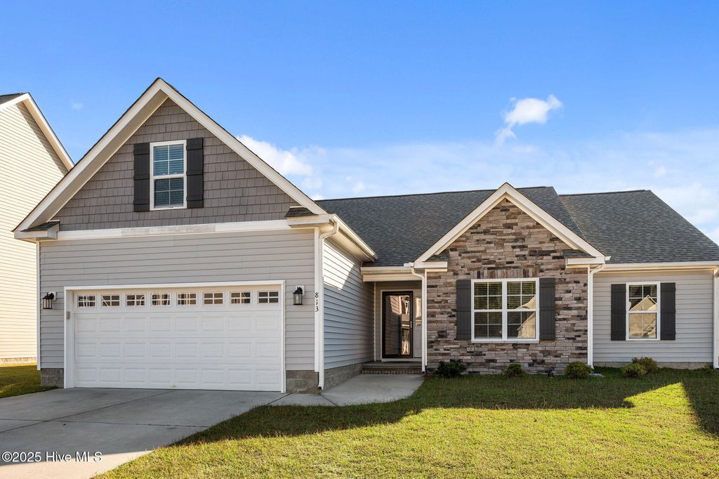 Photo of 813 Knoll Circle, Greenville, NC 27858 (MLS # 100538145)