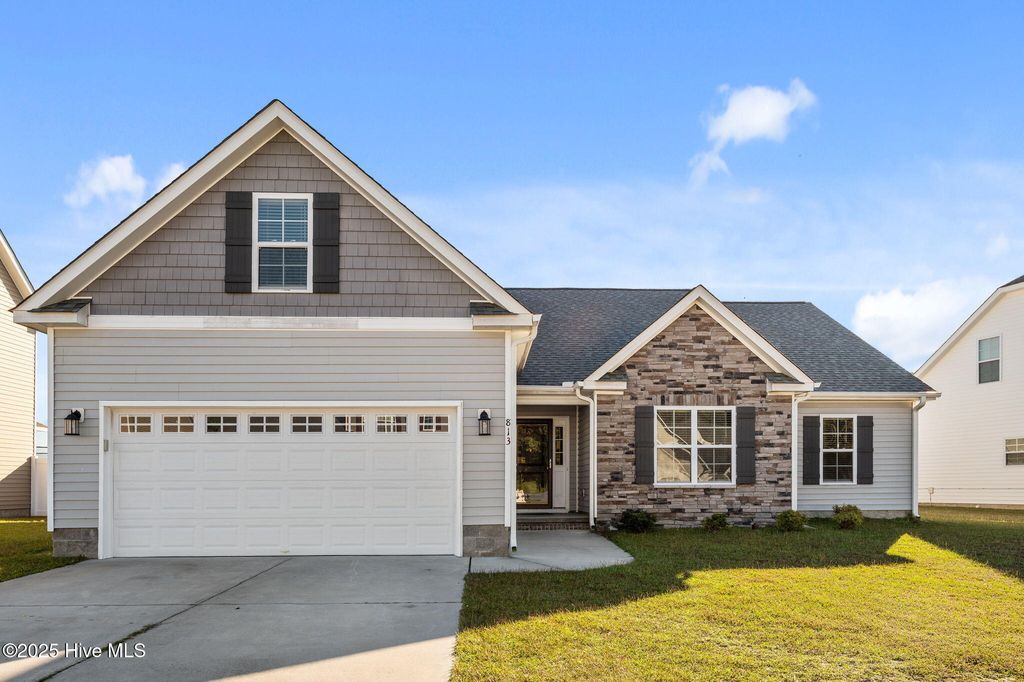 Photo of 813 Knoll Circle, Greenville, NC 27858 (MLS # 100538145)