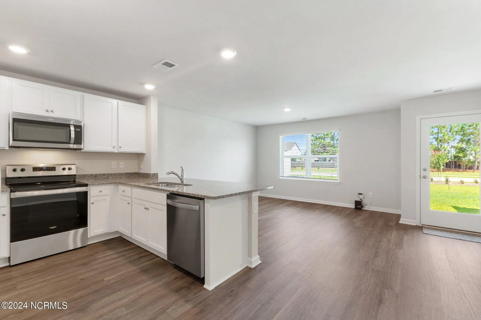 Leland, North Carolina 28451, United States, 3 Bedrooms Bedrooms, ,3 BathroomsBathrooms,Residential,Active,195308