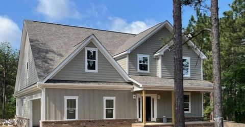 Single Family Residence in West End NC 126 Parkwood Court.jpg