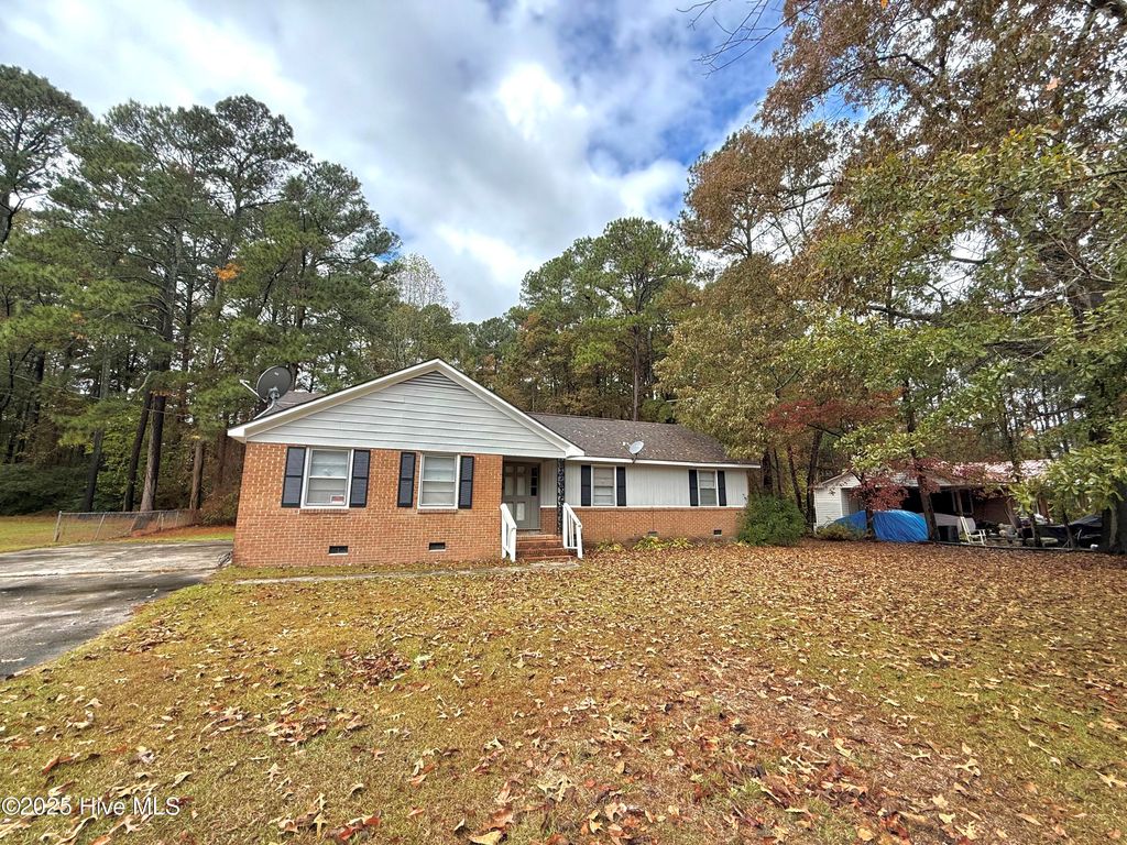 Photo of 124 Martin Sasser Drive, Rocky Mount, NC 27801 (MLS # 100530975)