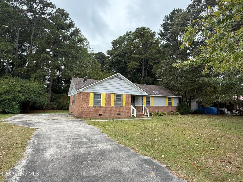 Photo of 124 Martin Sasser Drive, Rocky Mount, NC 27801 (MLS # 100530975)