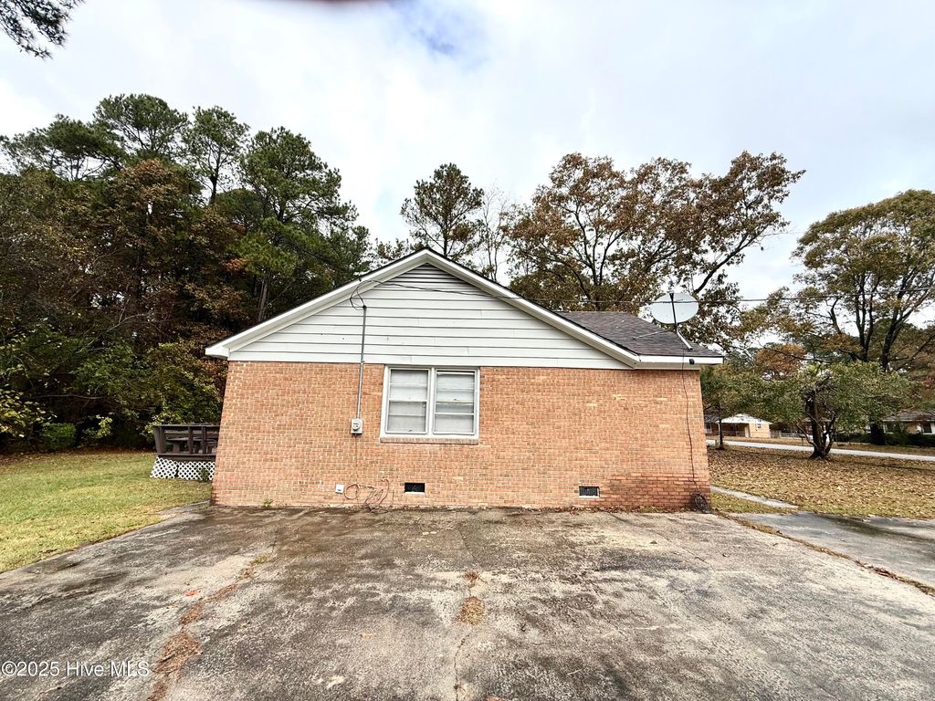 Photo of 124 Martin Sasser Drive, Rocky Mount, NC 27801 (MLS # 100530975)