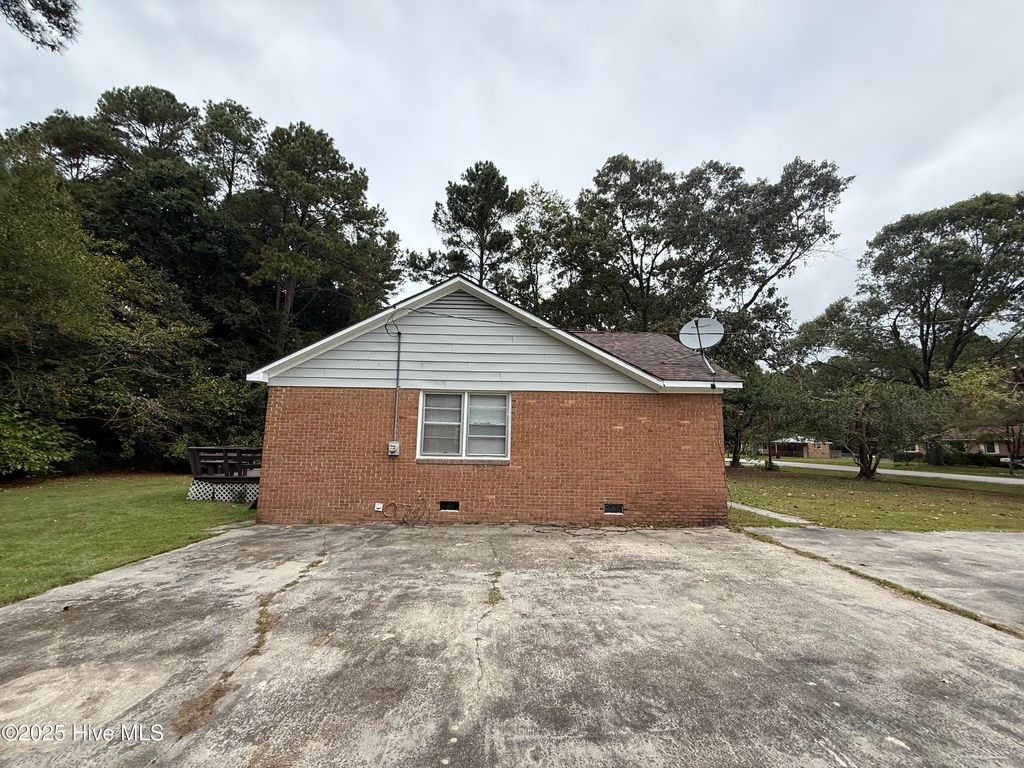 Photo of 124 Martin Sasser Drive, Rocky Mount, NC 27801 (MLS # 100530975)