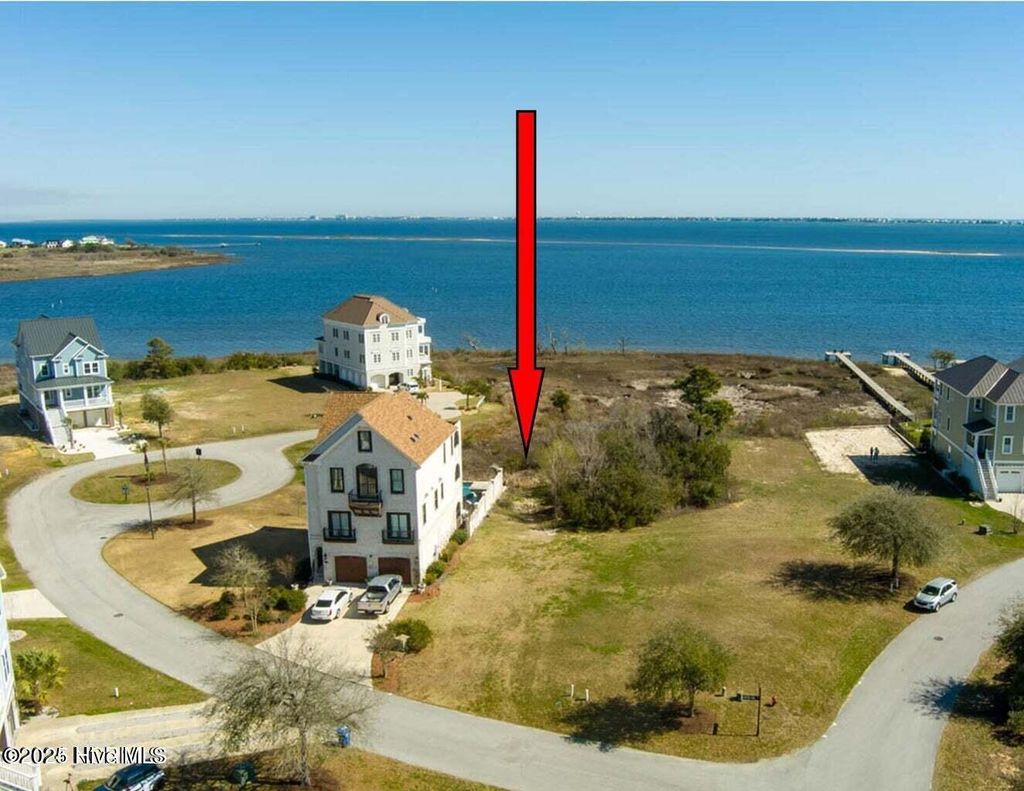 Photo of 104 Greenhill Place, Newport, NC 28570 (MLS # 100484356)
