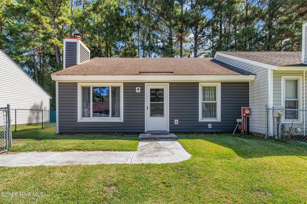 Photo of 182 Corey Circle, Jacksonville, NC 28546 (MLS # 100535054)