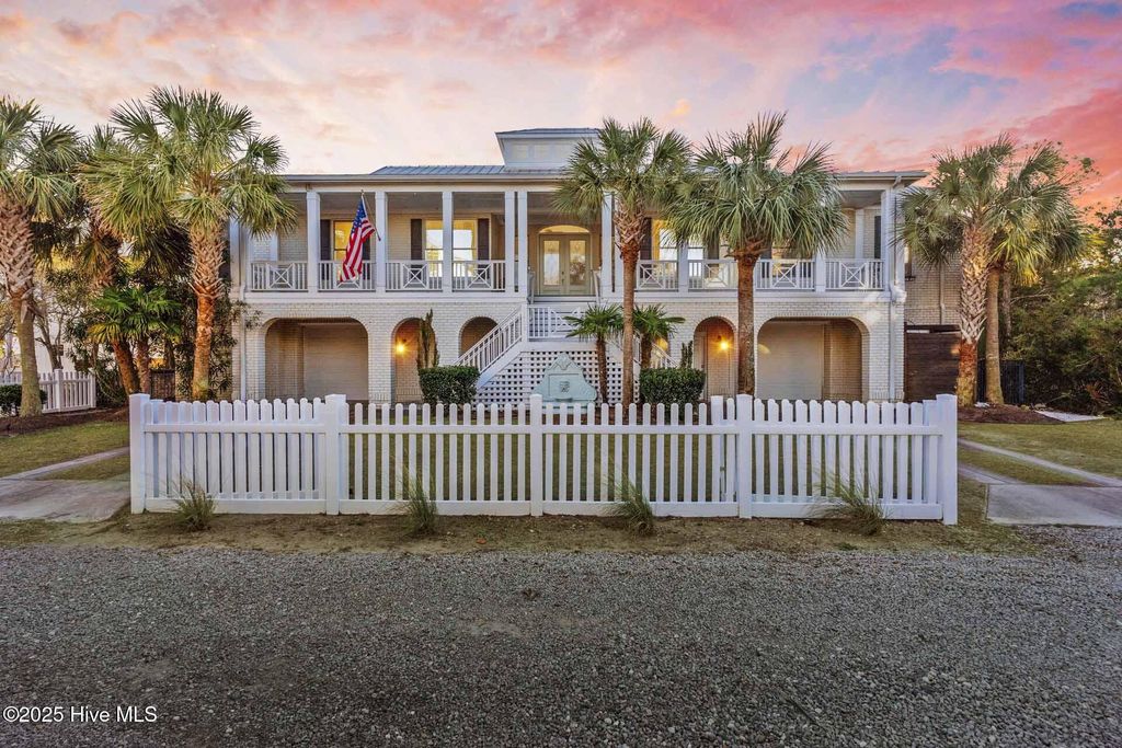 Photo of 1416 Marsh Cove Lane, Wilmington, NC 28409 (MLS # 100521291)