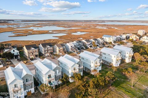 A home in North Topsail Beach